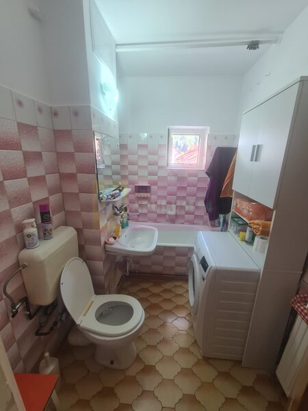 Apartament cu 3 camere de vanzare in Sinaia