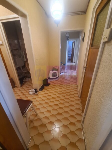 Apartament cu 3 camere de vanzare in Sinaia