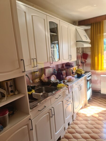 Apartament cu 3 camere de vanzare in Sinaia