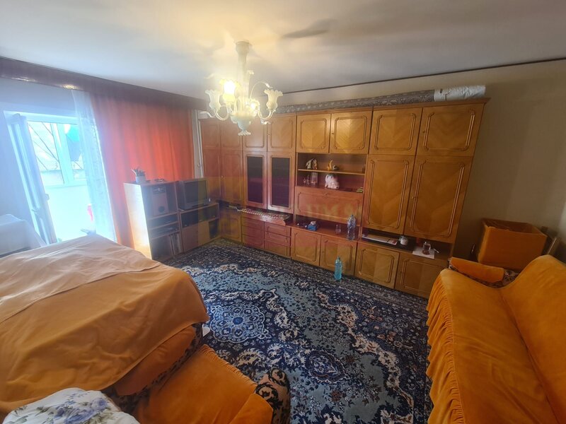 Apartament cu 3 camere de vanzare in Sinaia
